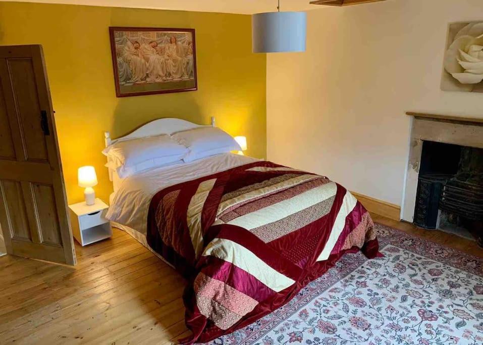 Taddington Millstone Cottage - Cosy Peak District Cottage المظهر الخارجي الصورة