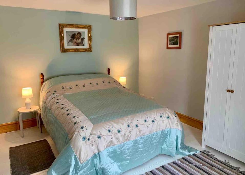 Taddington Millstone Cottage - Cosy Peak District Cottage المظهر الخارجي الصورة