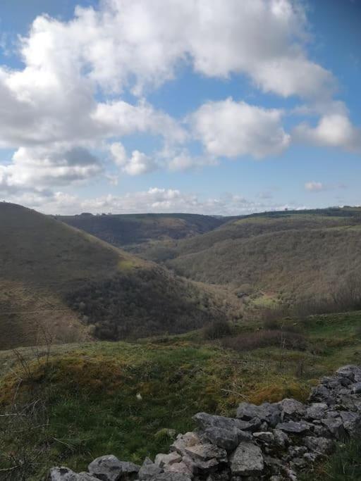 Taddington Millstone Cottage - Cosy Peak District Cottage المظهر الخارجي الصورة